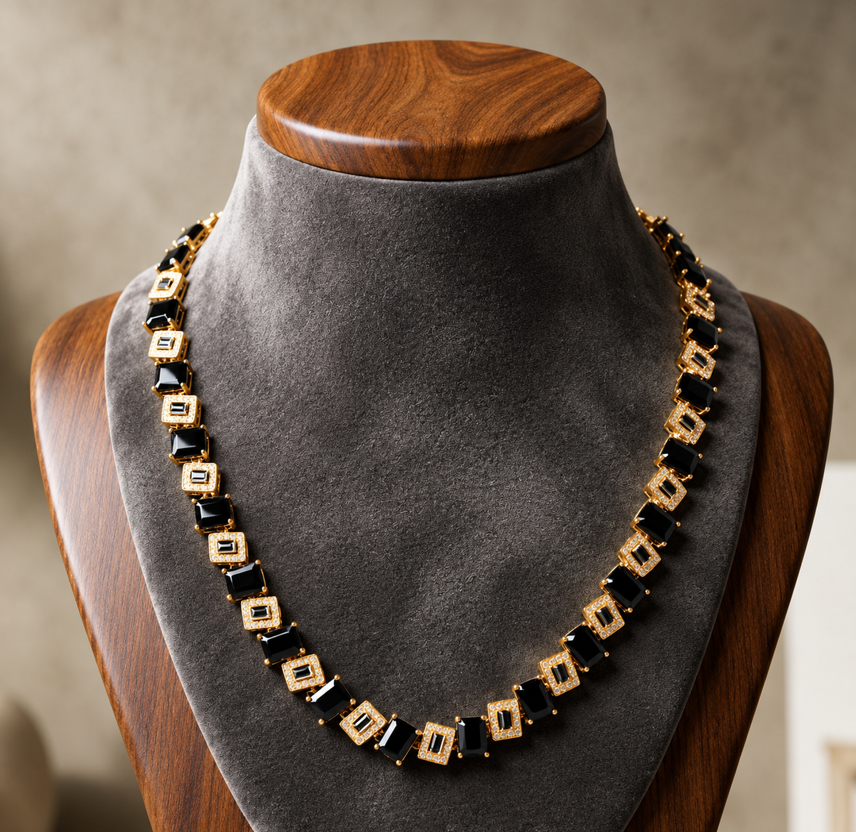 Élan Lumière – Luxury-Inspired Crystal Statement Necklace